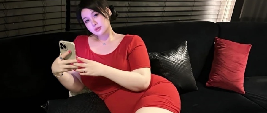 爆乳肉妹小坦克（Busty girl）